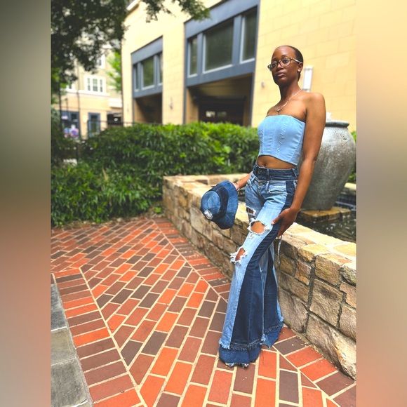 Meet your Posher, Tiffany! - Picture 2 of 4